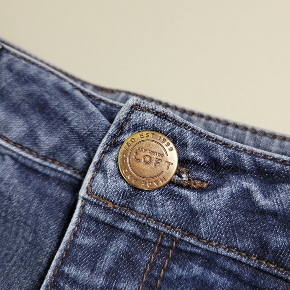 LOFT Ann Taylor "Made and Loved" Curvy Skinny Jeans - Picture 4 of 6